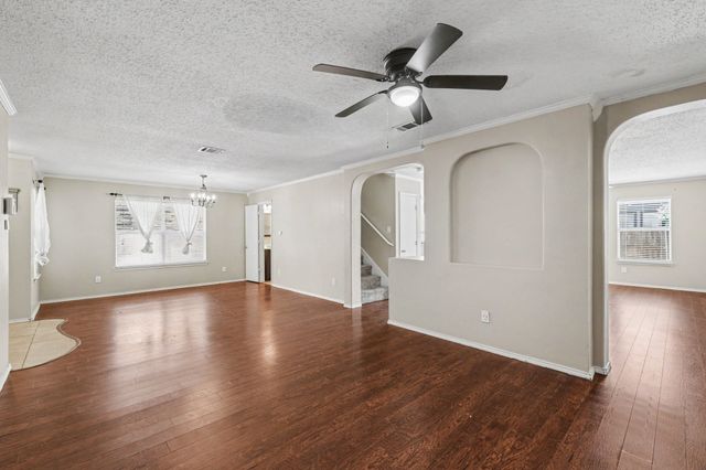 2020 Cardinal Lane, Lewisville, TX 75077