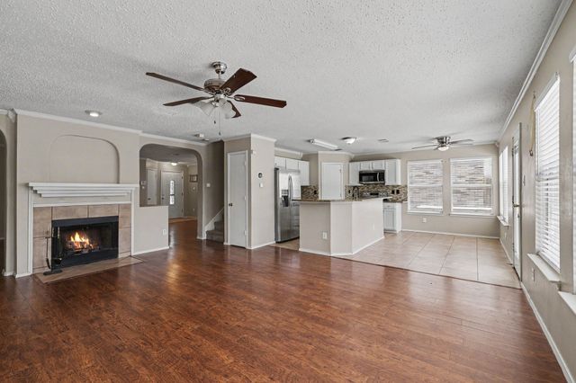 2020 Cardinal Lane, Lewisville, TX 75077