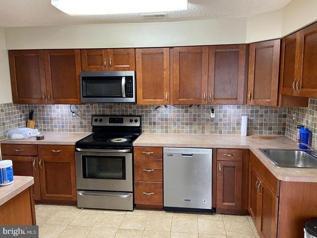 1215 CHANTICLEER, Cherry Hill, NJ 08003