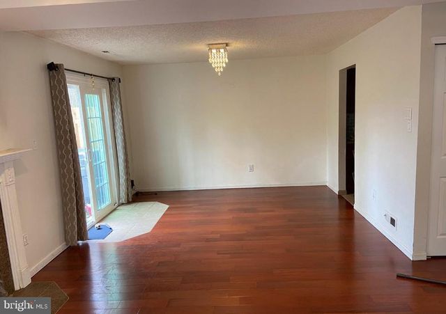 1215 CHANTICLEER, Cherry Hill, NJ 08003