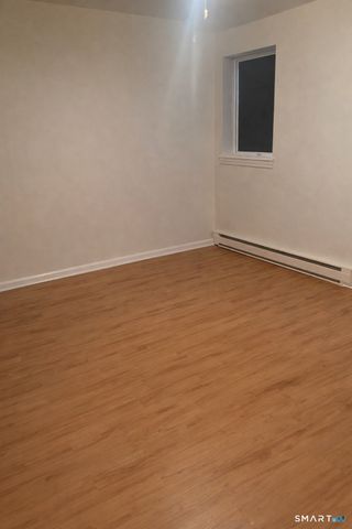 147 Hamden Avenue APT A, Waterbury, CT 06704