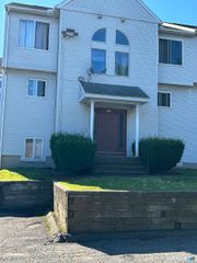 147 Hamden Avenue APT A, Waterbury, CT 06704