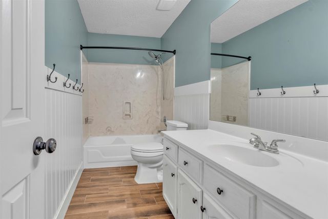 3933 OAK FOREST DR, Bartlett, TN 38135