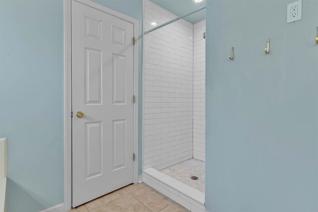 3933 OAK FOREST DR, Bartlett, TN 38135