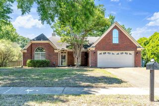 3933 OAK FOREST DR, Bartlett, TN 38135