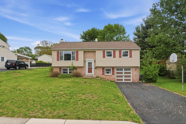 330 WEXFORD RD, Red Hill, PA 18076