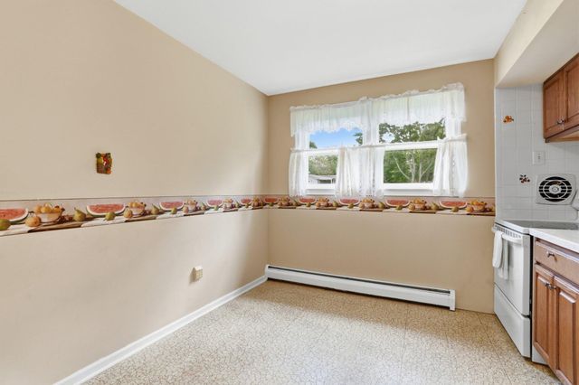 330 WEXFORD RD, Red Hill, PA 18076