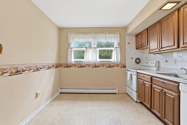 330 WEXFORD RD, Red Hill, PA 18076