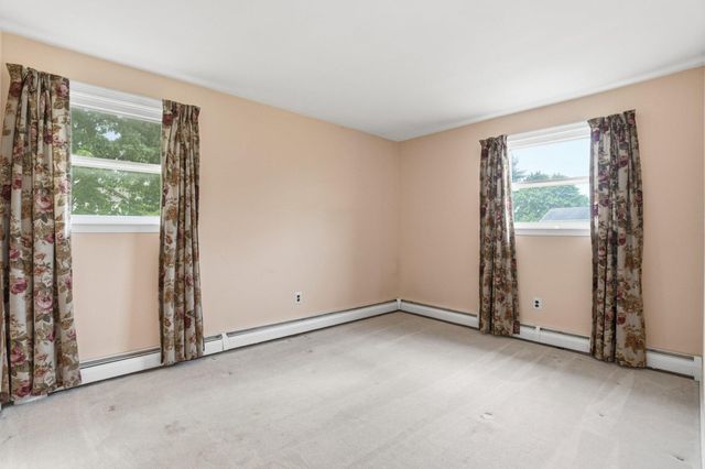330 WEXFORD RD, Red Hill, PA 18076