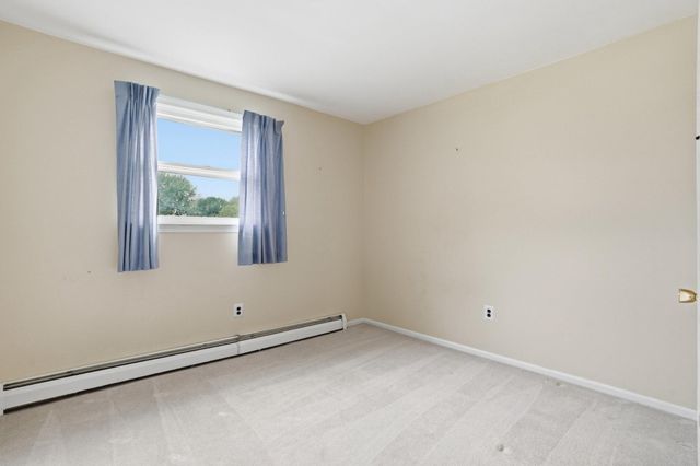 330 WEXFORD RD, Red Hill, PA 18076