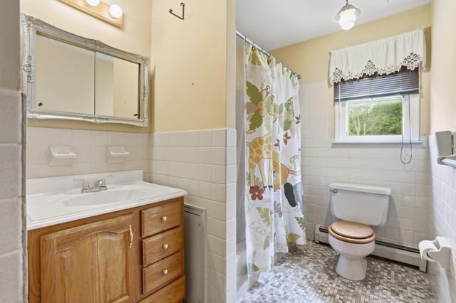 330 WEXFORD RD, Red Hill, PA 18076