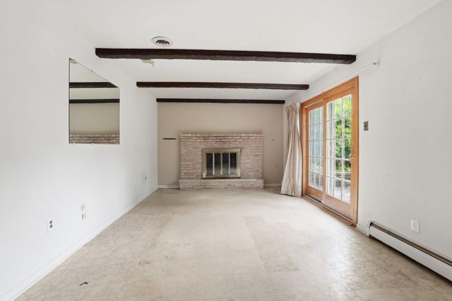 330 WEXFORD RD, Red Hill, PA 18076