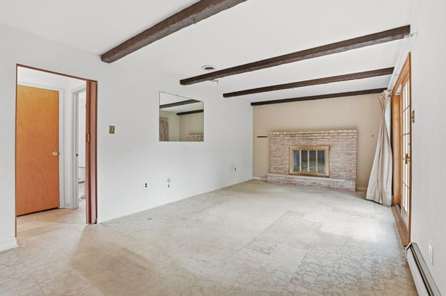330 WEXFORD RD, Red Hill, PA 18076