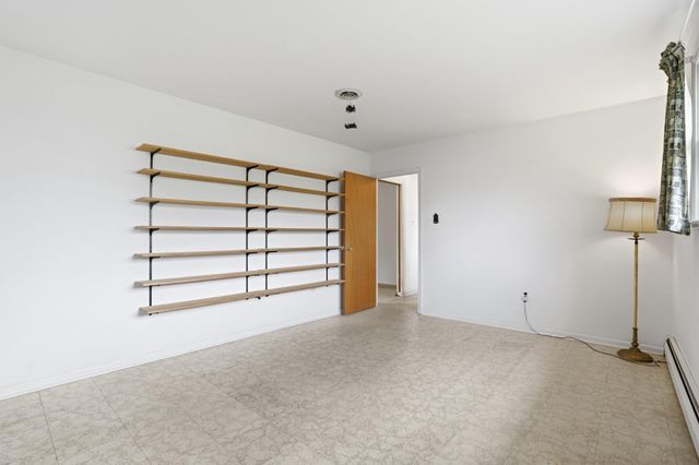 330 WEXFORD RD, Red Hill, PA 18076