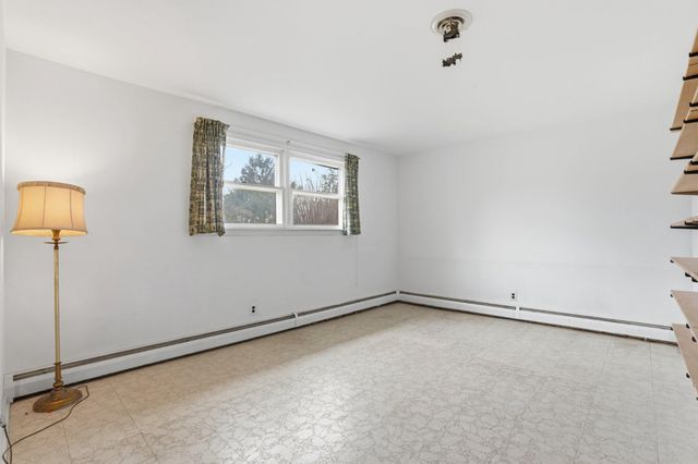 330 WEXFORD RD, Red Hill, PA 18076