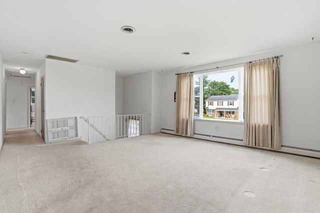 330 WEXFORD RD, Red Hill, PA 18076