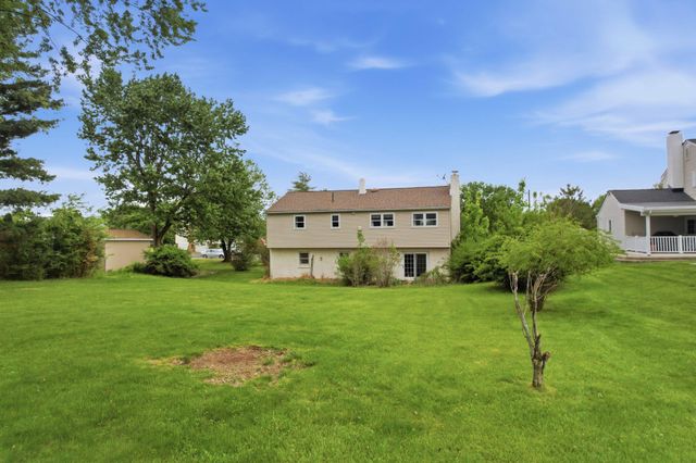 330 WEXFORD RD, Red Hill, PA 18076