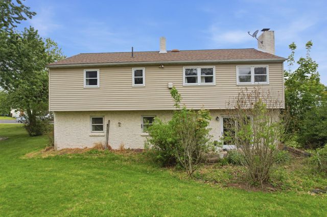 330 WEXFORD RD, Red Hill, PA 18076