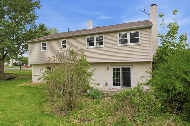 330 WEXFORD RD, Red Hill, PA 18076
