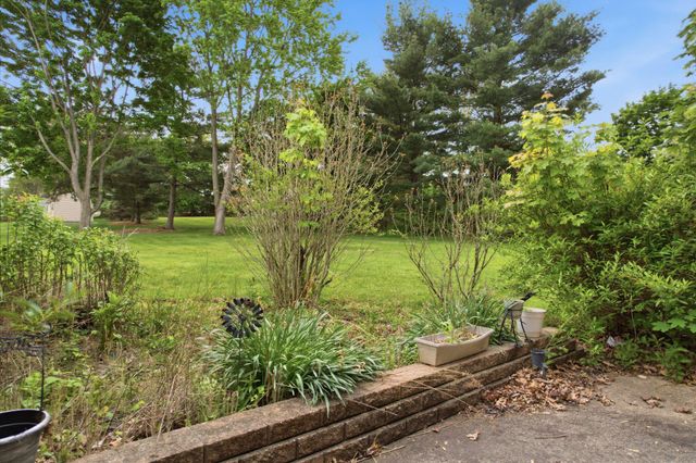 330 WEXFORD RD, Red Hill, PA 18076