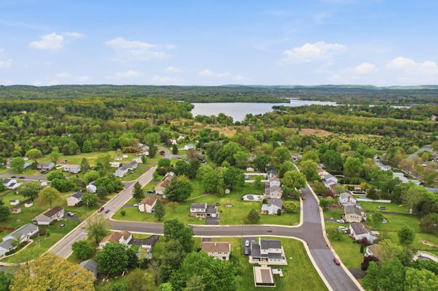 330 WEXFORD RD, Red Hill, PA 18076