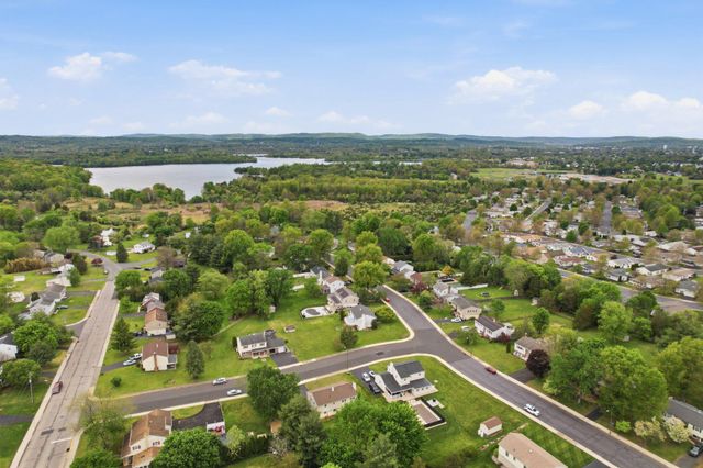 330 WEXFORD RD, Red Hill, PA 18076