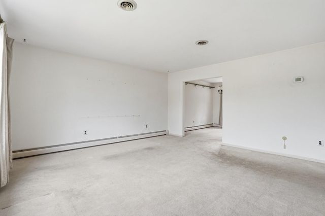 330 WEXFORD RD, Red Hill, PA 18076