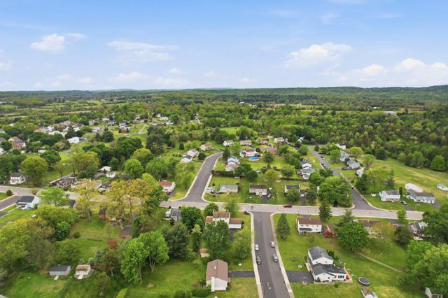 330 WEXFORD RD, Red Hill, PA 18076