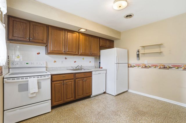330 WEXFORD RD, Red Hill, PA 18076