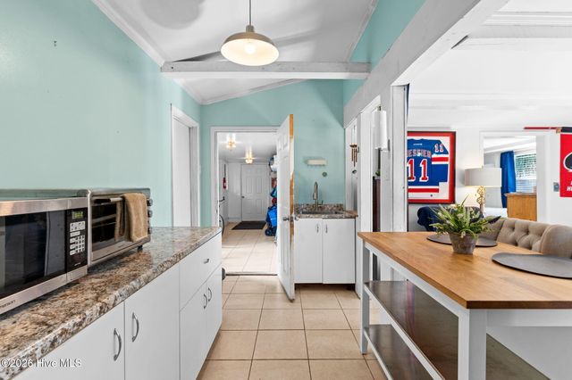 133 Fourth Avenue N, Kure Beach, NC 28449