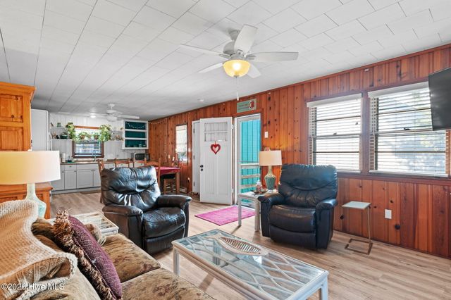 133 Fourth Avenue N, Kure Beach, NC 28449