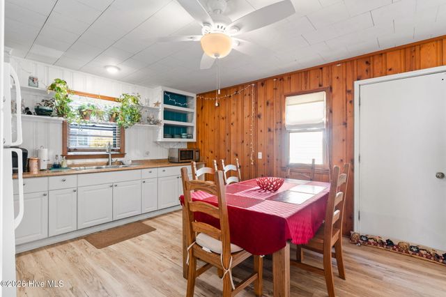 133 Fourth Avenue N, Kure Beach, NC 28449