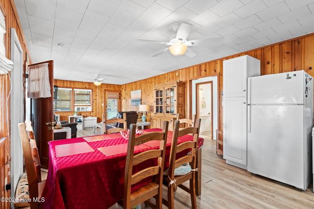 133 Fourth Avenue N, Kure Beach, NC 28449