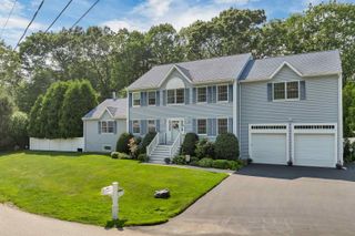 8 Nicholas Way, Seabrook, NH 03874