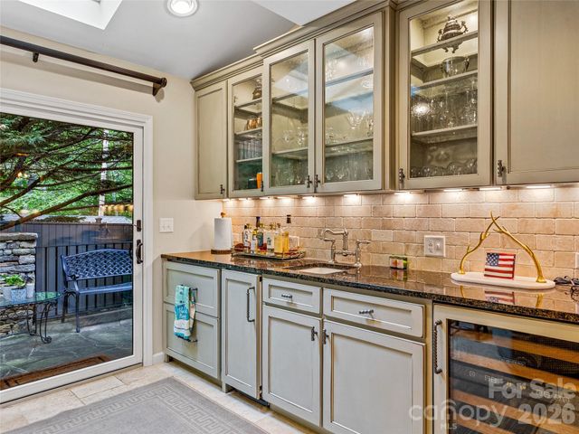 64 Toxaway Shores Drive 2, Lake Toxaway, NC 28747
