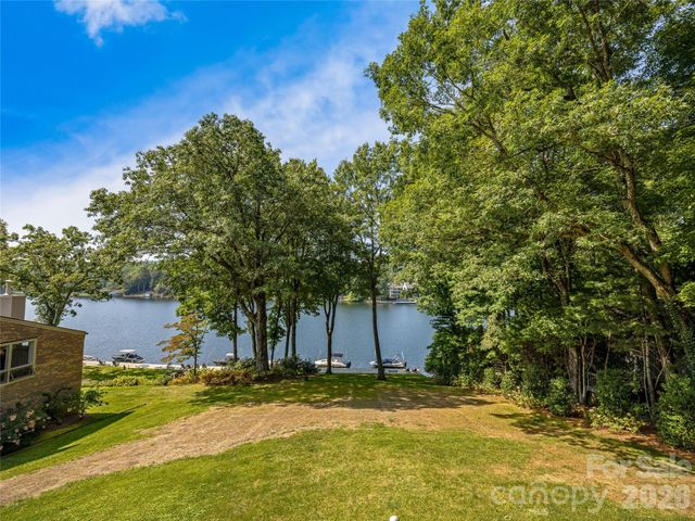 64 Toxaway Shores Drive 2, Lake Toxaway, NC 28747