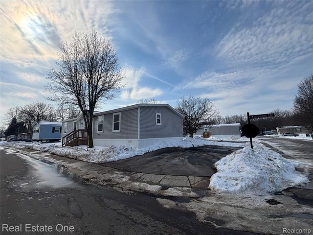 573 Turquoise Drive, Northfield Township, MI 48189