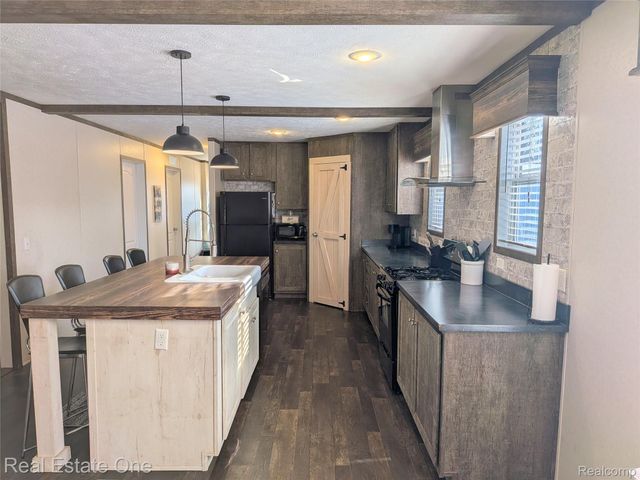 573 Turquoise Drive, Northfield Township, MI 48189