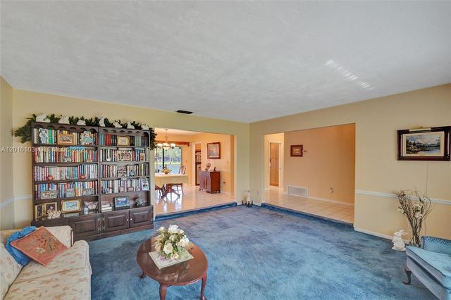 1330 NW 122nd Ave, Pembroke Pines, FL 33026
