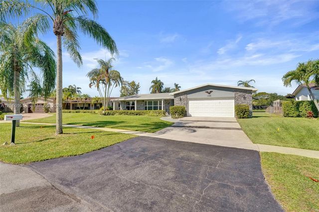 1330 NW 122nd Ave, Pembroke Pines, FL 33026