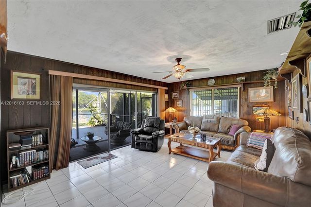 1330 NW 122nd Ave, Pembroke Pines, FL 33026