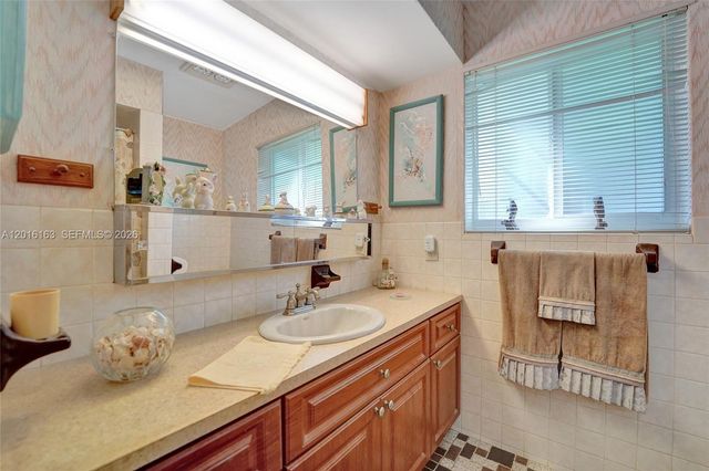 1330 NW 122nd Ave, Pembroke Pines, FL 33026
