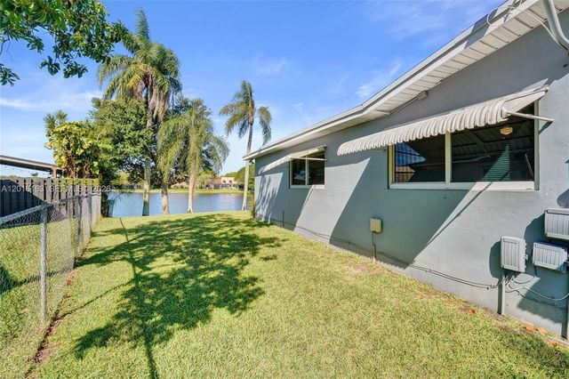 1330 NW 122nd Ave, Pembroke Pines, FL 33026