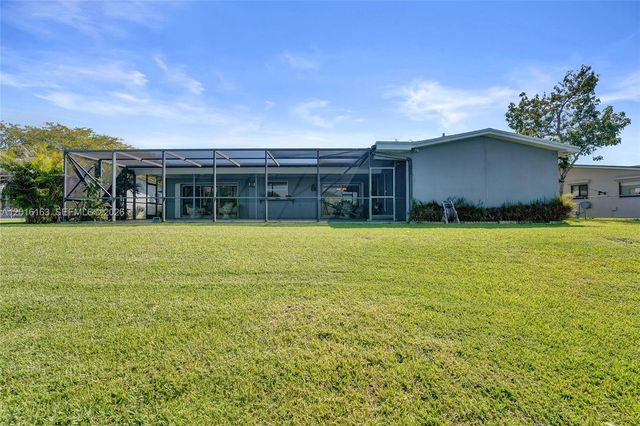 1330 NW 122nd Ave, Pembroke Pines, FL 33026