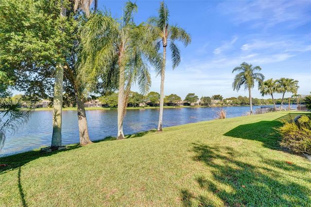 1330 NW 122nd Ave, Pembroke Pines, FL 33026