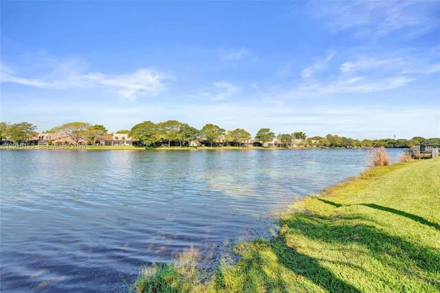 1330 NW 122nd Ave, Pembroke Pines, FL 33026