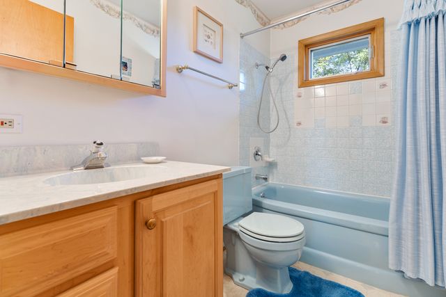 522 Edgewood Lane, Elk Grove Village, IL 60007