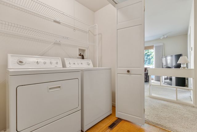 522 Edgewood Lane, Elk Grove Village, IL 60007