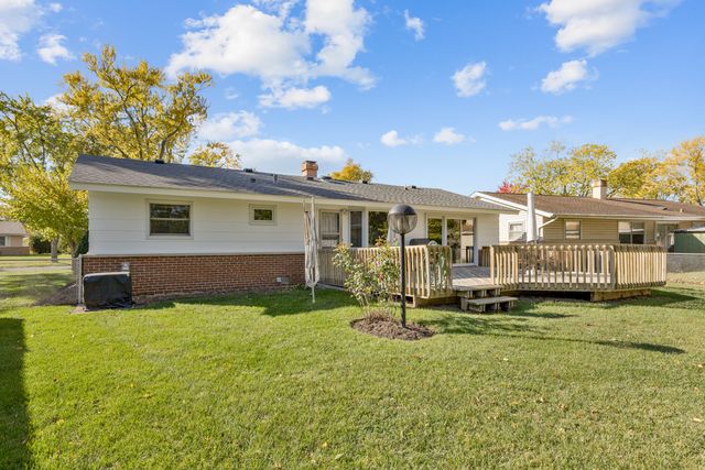 522 Edgewood Lane, Elk Grove Village, IL 60007