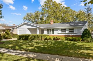 522 Edgewood Lane, Elk Grove Village, IL 60007